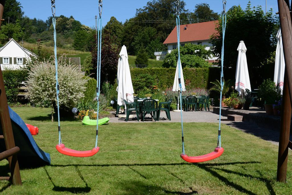 Gasthaus Finken Oppenau Exteriör bild